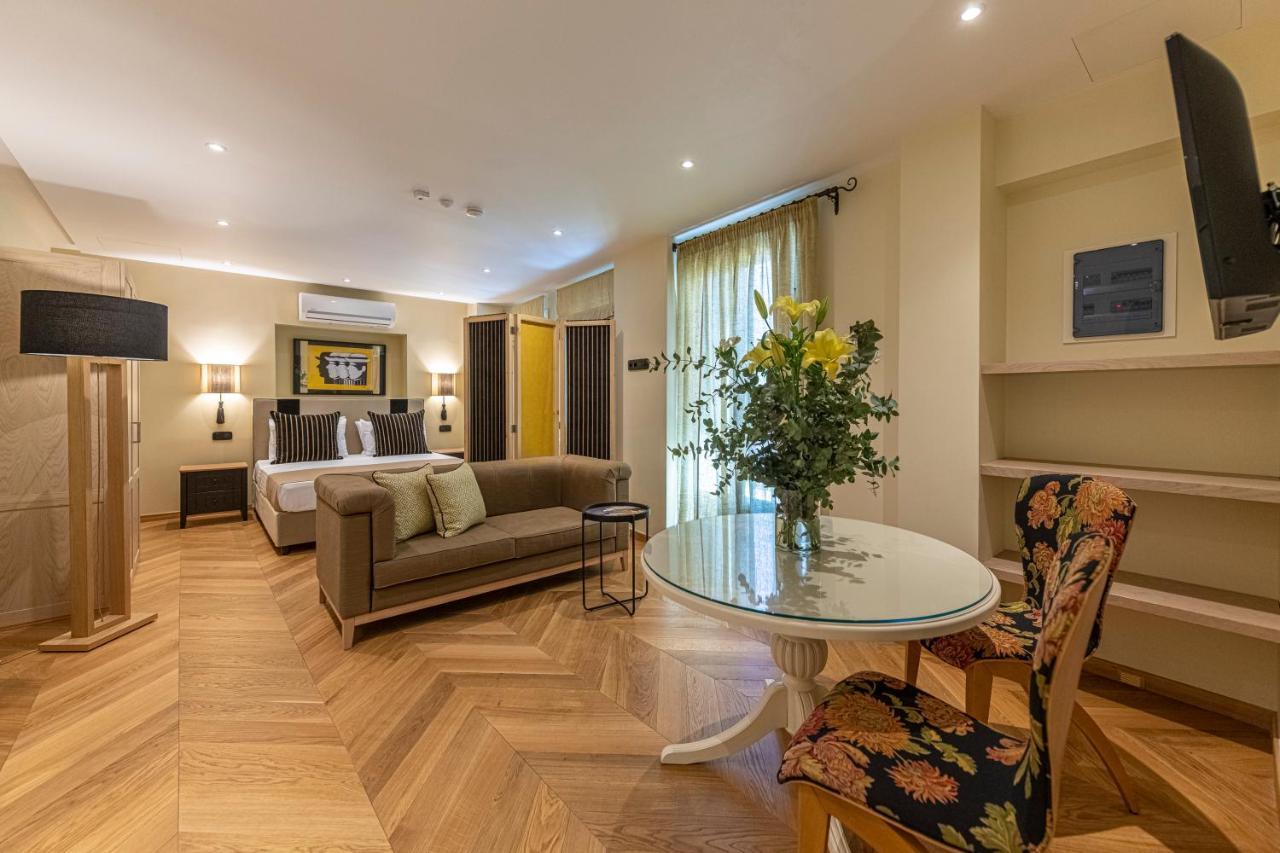 Ipelhome - Plaka Boutique Apartments Athens Ngoại thất bức ảnh