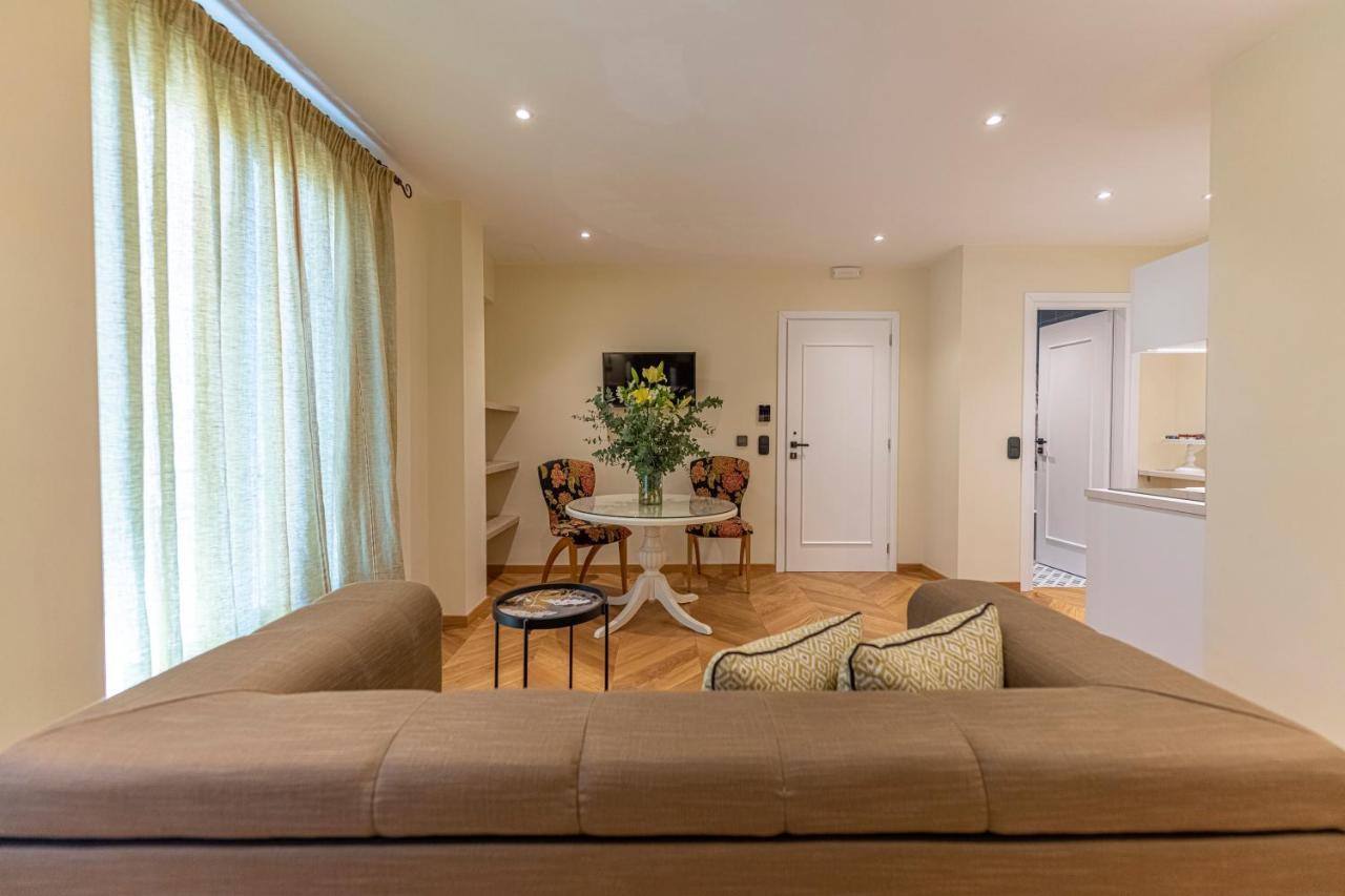Ipelhome - Plaka Boutique Apartments Athens Ngoại thất bức ảnh