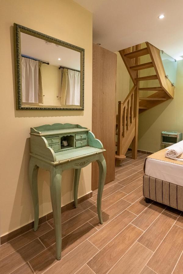 Ipelhome - Plaka Boutique Apartments Athens Ngoại thất bức ảnh