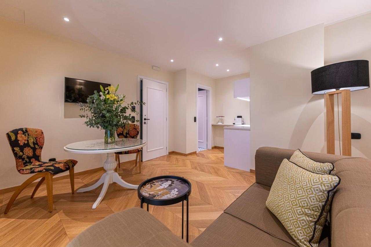 Ipelhome - Plaka Boutique Apartments Athens Ngoại thất bức ảnh